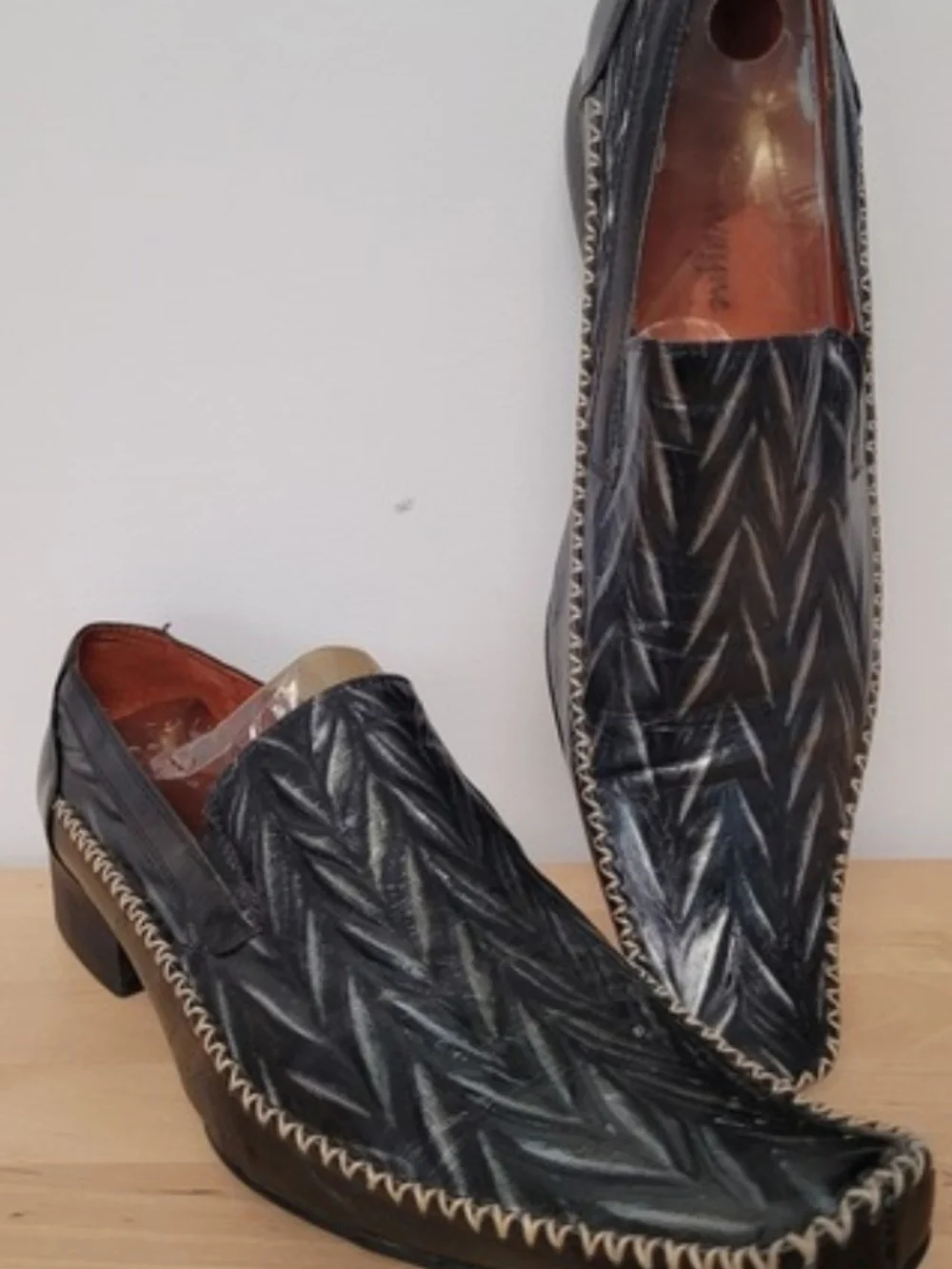 Robert Wayne Black Chevron-Textured Leather Slip-On Loafers
